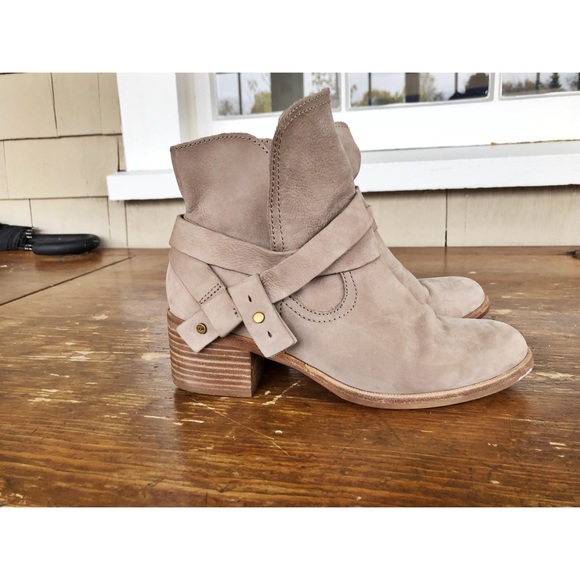 nude uggs